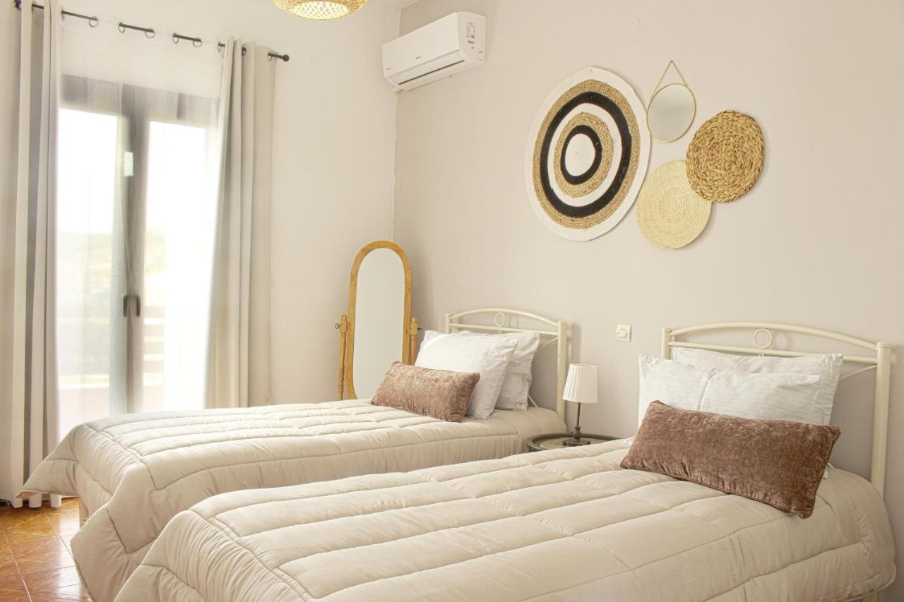 Ayerina First Floor Apartment Арилас Екстериор снимка